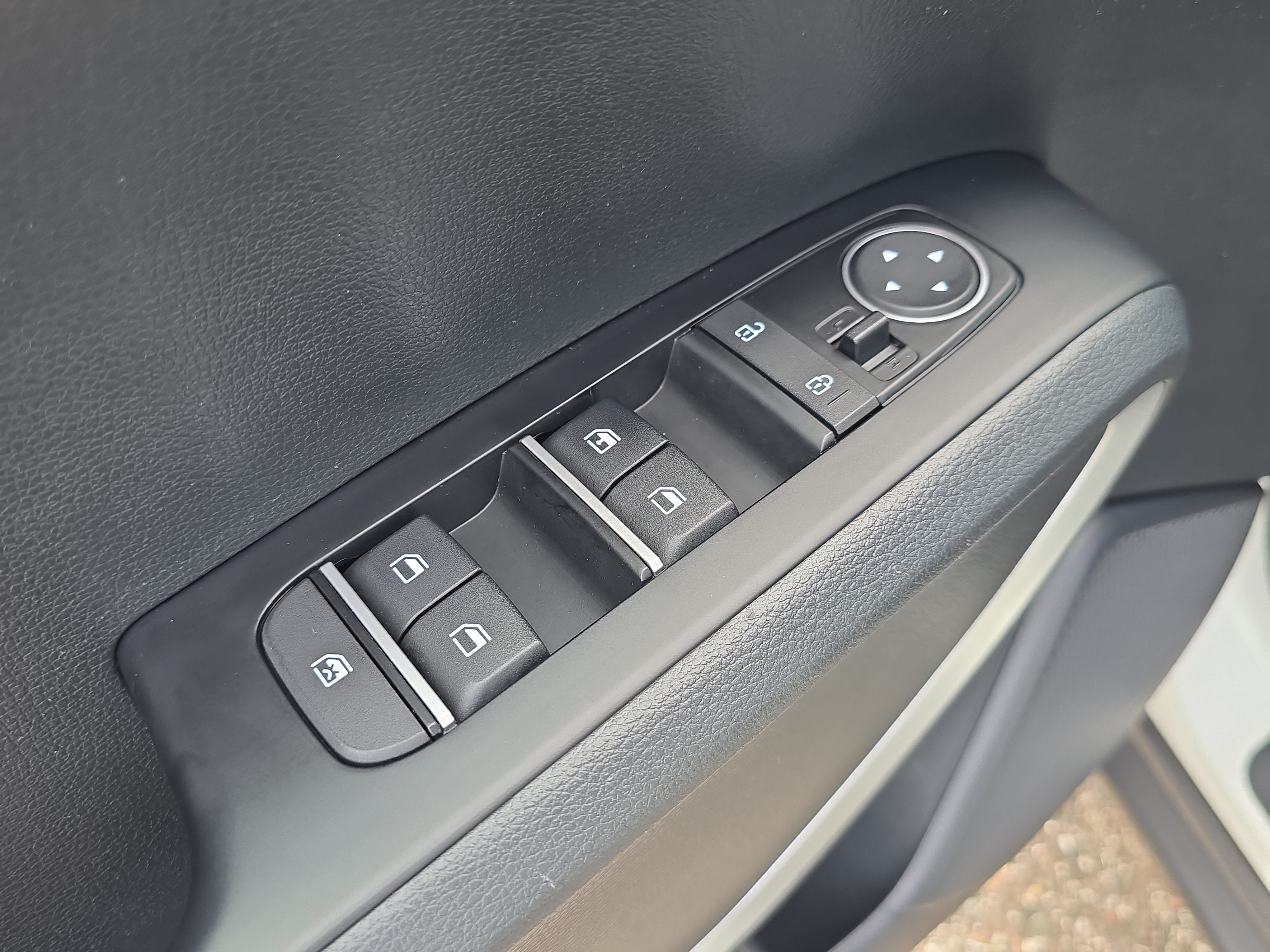 Certified 2025 Kia Soul LX w/ LX Technology Package FWD image 19
