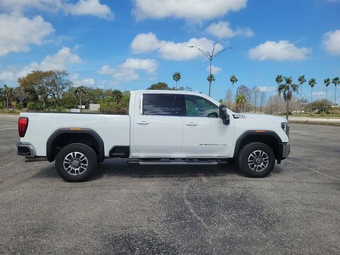 Used 2024 GMC Sierra 2500 SLE w/ SLE Value Package; image 5