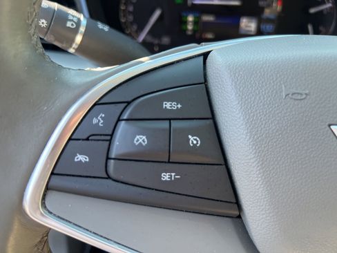 Used 2018 Cadillac XT5 Luxury w/ Driver Awareness Package FWD image 34
