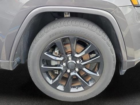 Used 2018 Jeep Grand Cherokee Altitude RWD image 30