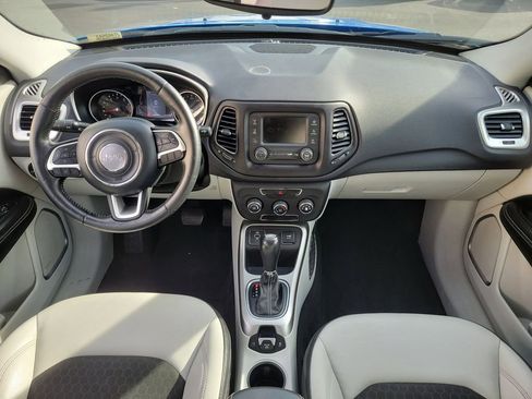 Used 2018 Jeep Compass Latitude image 9