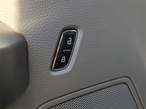 Used 2020 Ford F250 XLT w/ Tremor Off-Road Package image 15