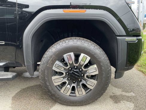 New 2026 GMC Sierra 2500 Denali w/ Denali Reserve Package AWD/4WD image 35