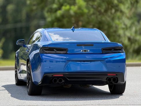 Used 2017 Chevrolet Camaro LT RWD image 5