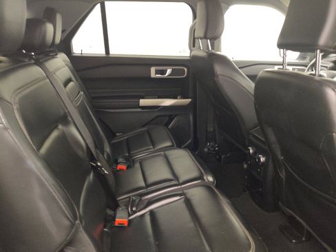 Used 2021 Ford Explorer XLT w/ Equipment Group 202A RWD image 19