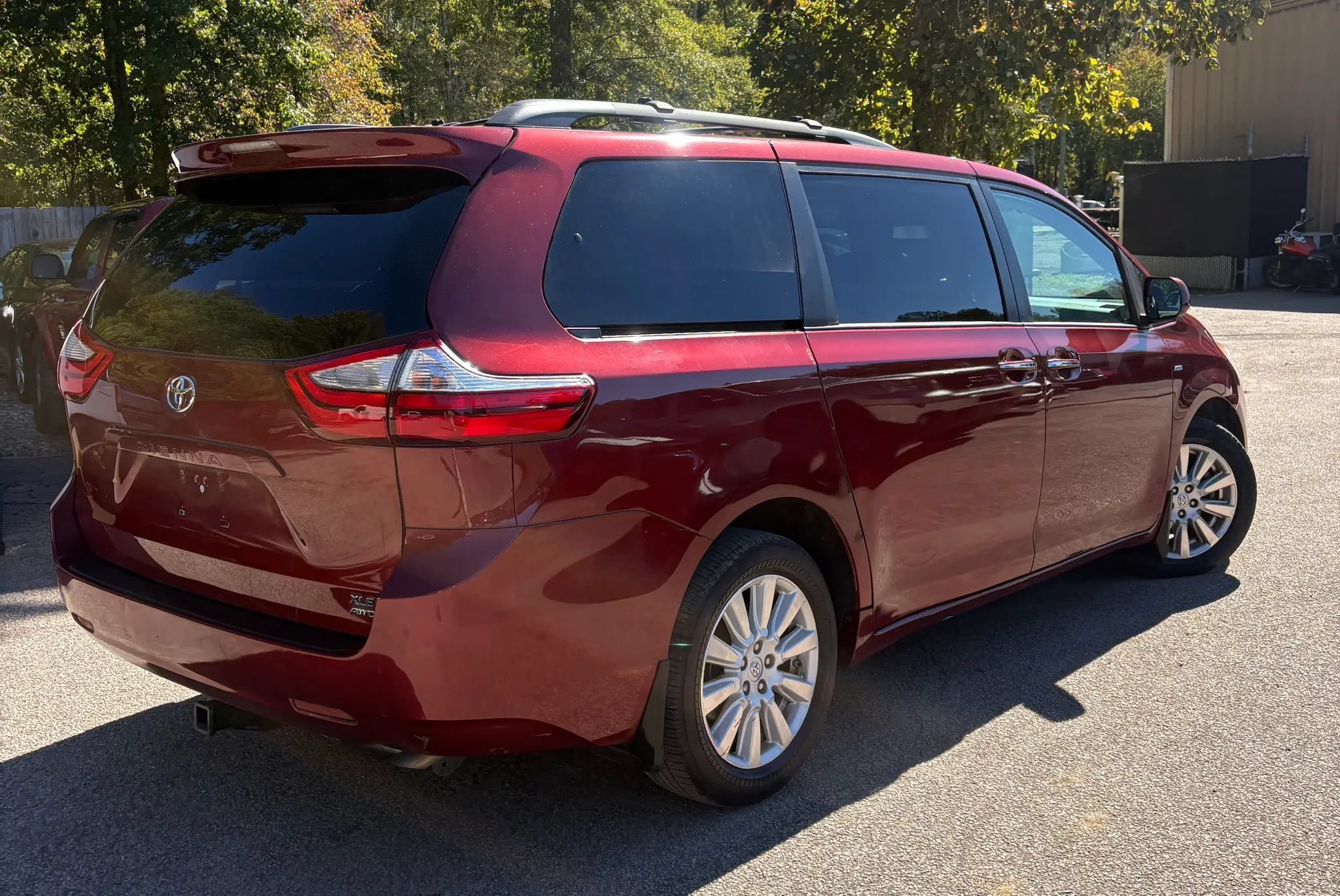 Used 2017 Toyota Sienna XLE AWD/4WD image 5