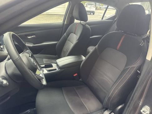 Used 2023 Nissan Sentra SR w/ Trunk Package FWD image 14
