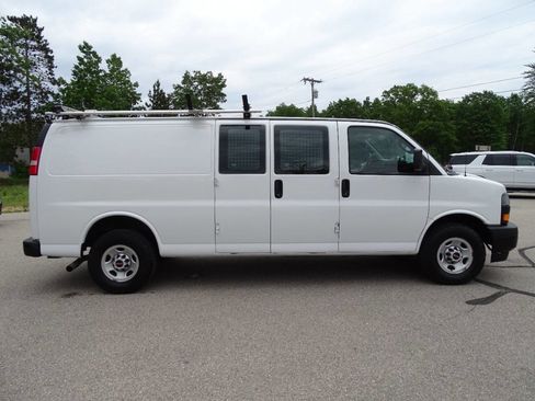 Used 2019 GMC Savana 3500 Extended w/ Driver Convenience Package image 34