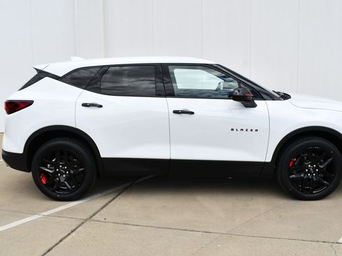 Used 2023 Chevrolet Blazer LT image 4