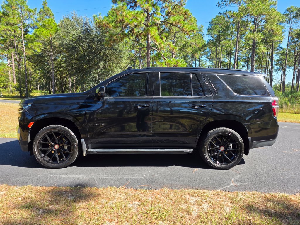 Used 2023 Chevrolet Tahoe RST w/ Luxury Package RWD image 2