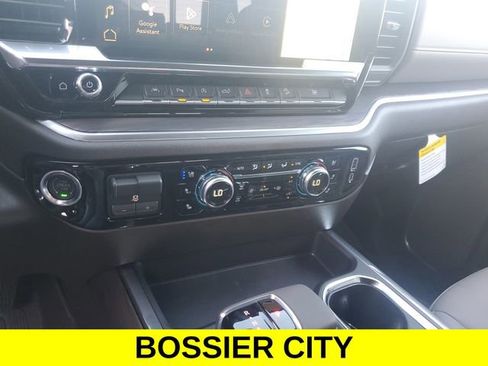 New 2026 GMC Sierra 1500 SLT image 16