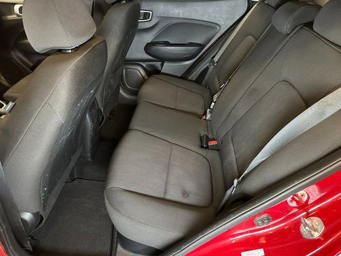 Used 2023 Hyundai Venue SE FWD image 18