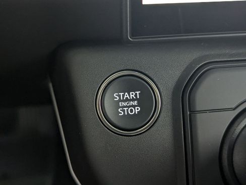 Used 2026 Land Rover Defender 110 X-Dynamic SE AWD/4WD image 33