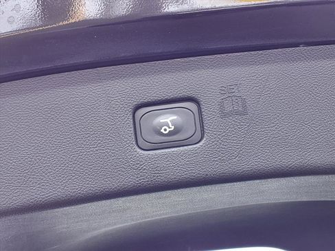 Used 2023 Ford Edge Titanium image 22