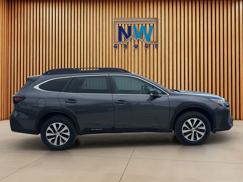 Used 2023 Subaru Outback Premium AWD/4WD image 12