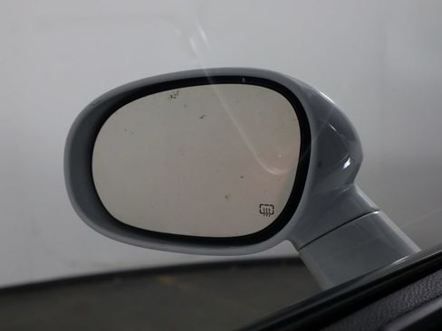 Used 2021 Dodge Challenger SXT RWD image 41