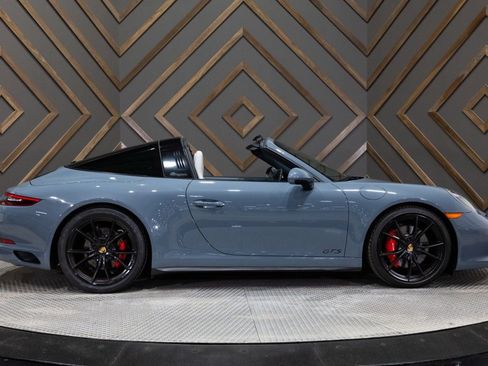 Used 2018 Porsche 911 Targa 4 GTS image 10
