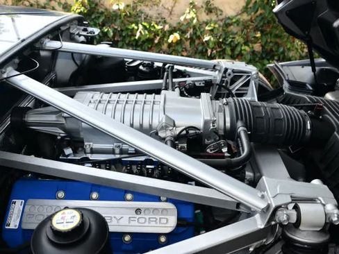 Used 2006 Ford GT RWD image 9