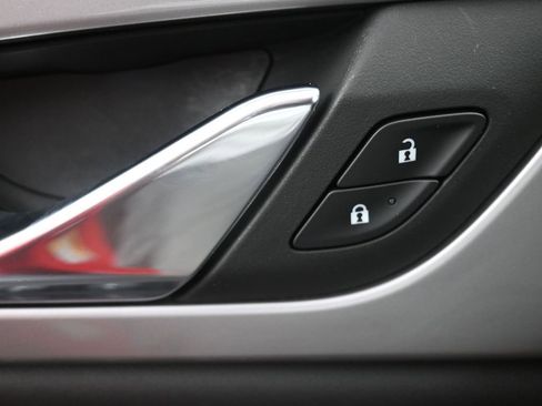 Used 2023 Chevrolet Blazer LT FWD image 20