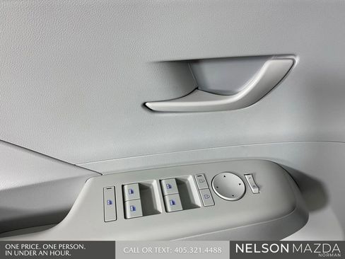 Used 2024 Hyundai Kona SEL FWD image 18