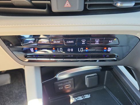 Certified 2023 Buick Envision Avenir AWD/4WD image 19