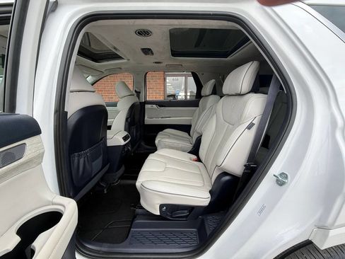 Used 2023 Hyundai Palisade Calligraphy image 31