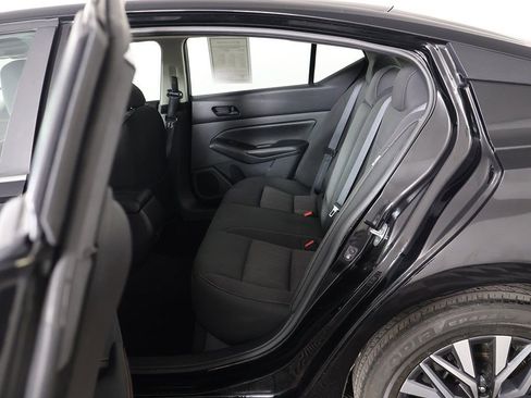 Used 2025 Nissan Altima 2.5 SV FWD image 25