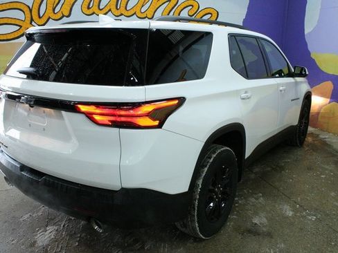 Used 2023 Chevrolet Traverse LS image 8