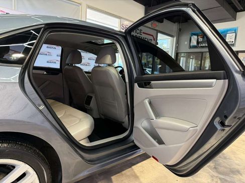 Used 2019 Volkswagen Passat 2.0T Wolfsburg FWD image 38