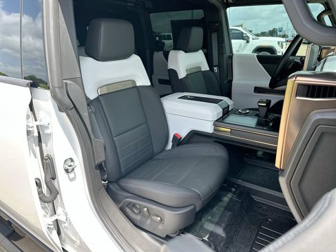 Used 2025 GMC Hummer EV 3X w/ LPO, Sport Package AWD/4WD image 24