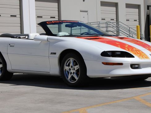 Used 1997 Chevrolet Camaro Z28 w/ Preferred Equipment Group 2 image 4
