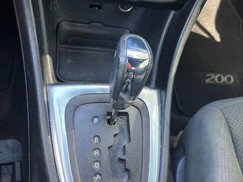 Used 2011 Chrysler 200 Touring image 20