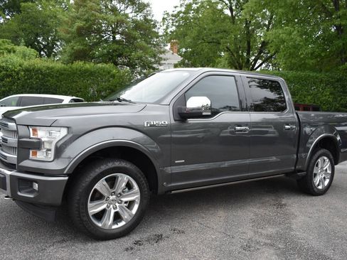 Used 2017 Ford F150 Platinum w/ Equipment Group 701A Luxury AWD/4WD image 2