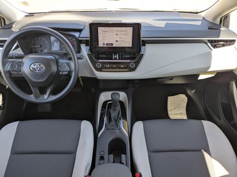 Used 2025 Toyota Corolla LE image 13