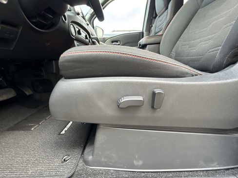 Used 2022 Nissan Frontier Pro-X RWD image 13