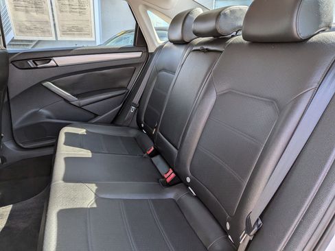 Used 2012 Volkswagen Passat 2.5 SE FWD image 22