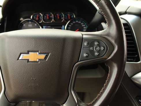 Used 2020 Chevrolet Suburban Premier image 28