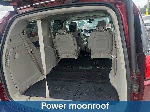 Used 2017 Chrysler Pacifica Limited w/ UConnect Theater Package FWD image 8