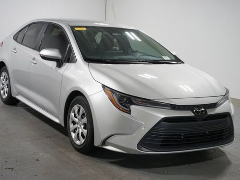 Certified 2024 Toyota Corolla LE FWD image 3