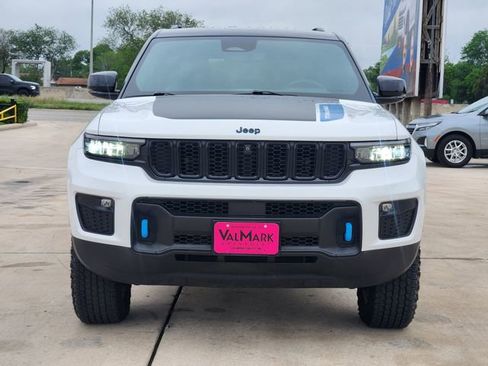 Used 2023 Jeep Grand Cherokee Trailhawk AWD/4WD image 2