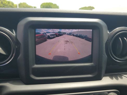 Used 2020 Jeep Wrangler Unlimited Sport image 10