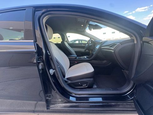 Used 2019 Ford Fusion SE w/ Equipment Group 151A FWD image 11