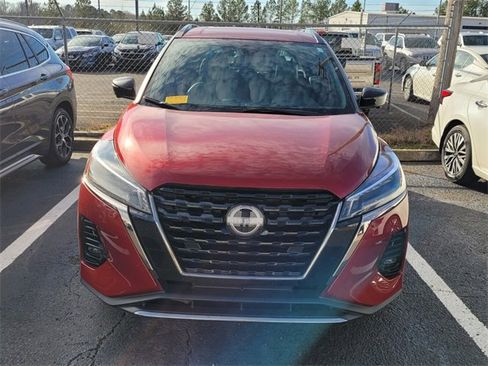 Used 2023 Nissan Kicks SR w/ SR Premium Package image 2
