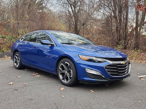 Used 2023 Chevrolet Malibu LT image 3