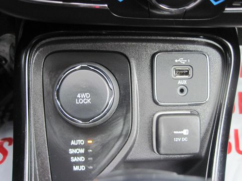 Used 2020 Jeep Compass Limited image 15