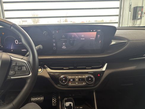 Used 2024 Buick Envista Sport Touring w/ Convenience I Package image 14