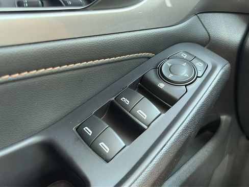 Used 2020 Chevrolet Traverse LT w/ LT Premium Package AWD/4WD image 26