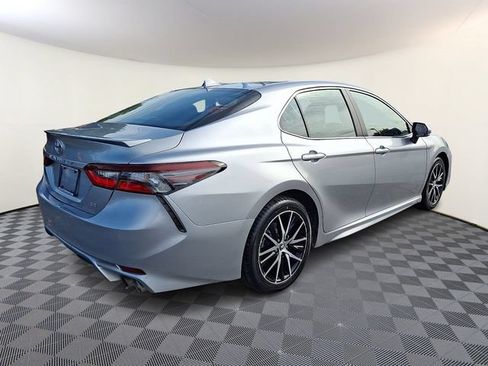 Used 2023 Toyota Camry SE FWD image 6