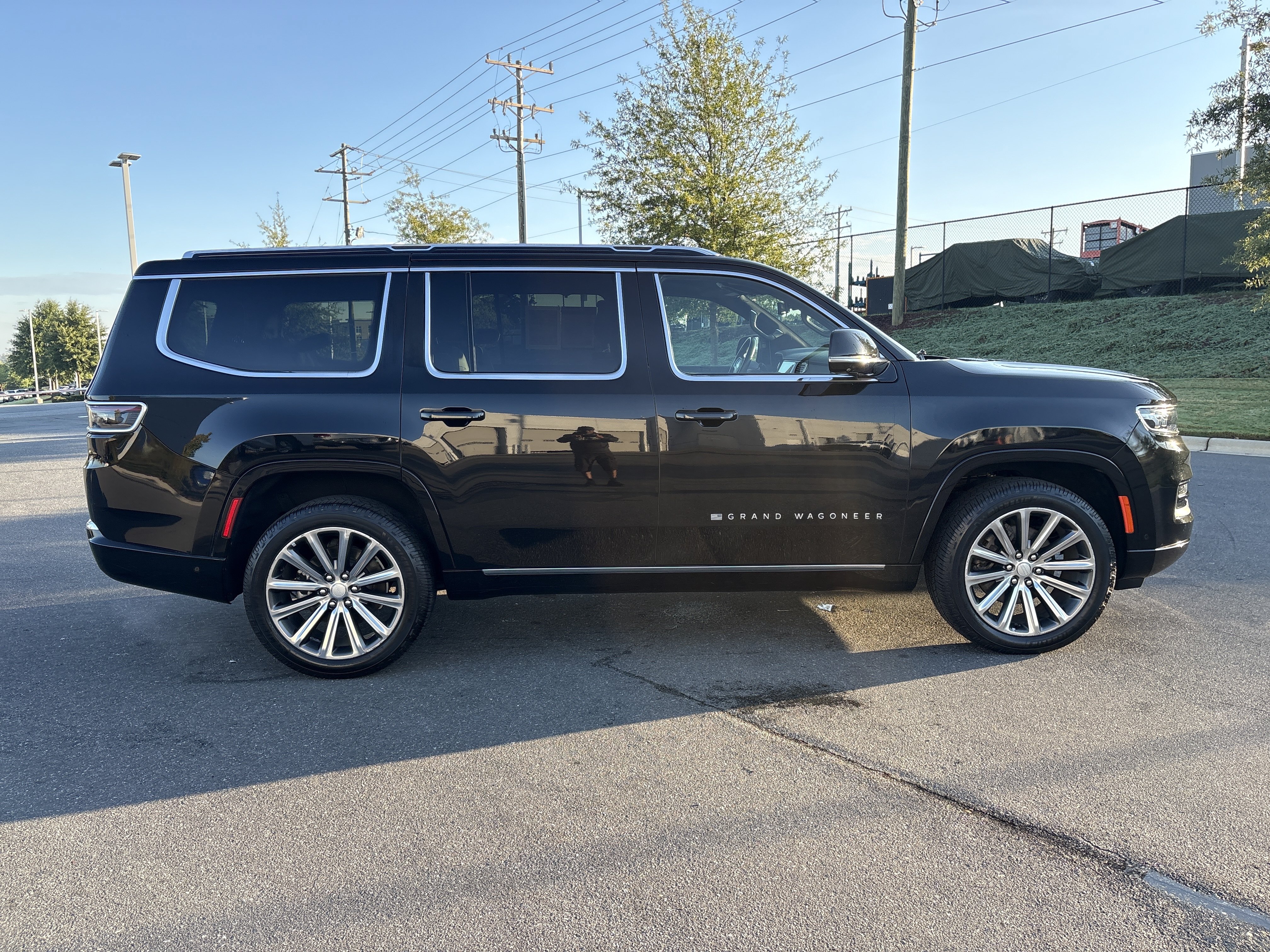 Used 2022 Jeep Grand Wagoneer Series II AWD/4WD image 10