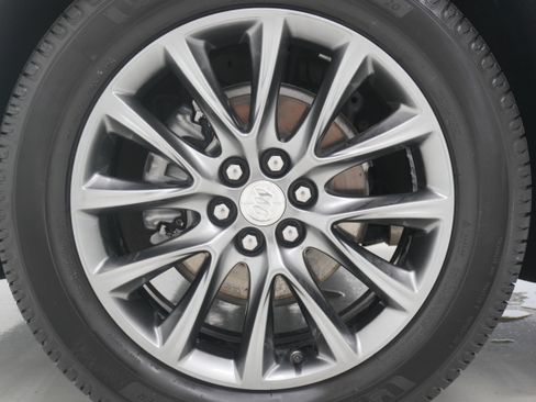 Used 2022 Buick Enclave Essence FWD image 30